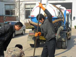 清理污水池